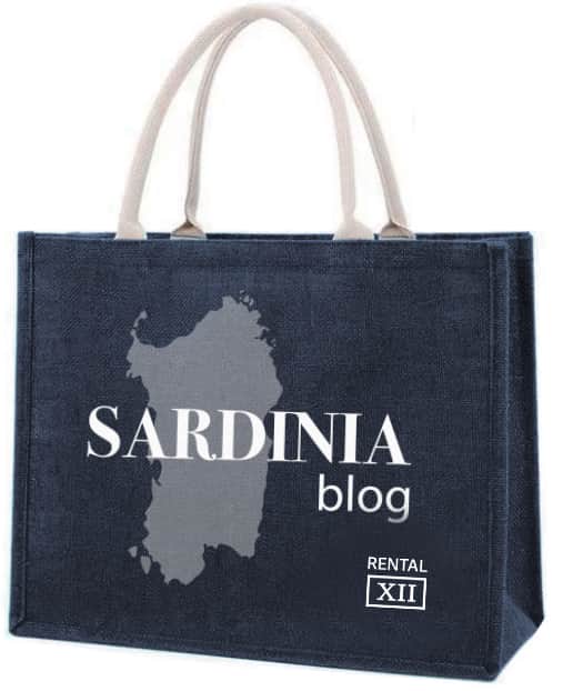 RENTAL12 eco-friendly jute beach bag on the coast of Sardinia