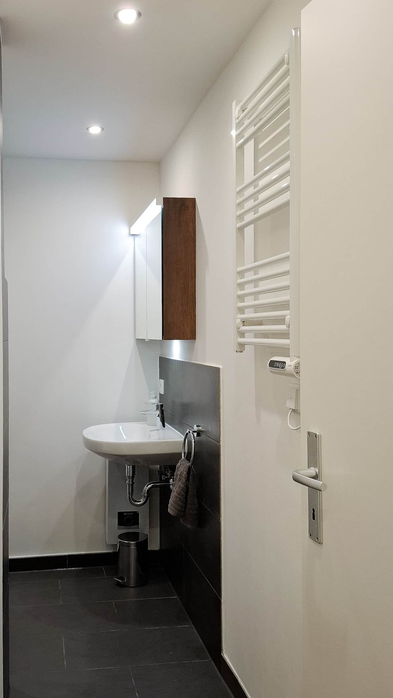 Nuernberg neuselsbrunn messe nexpoforum bathroom overview towel radiator 03
