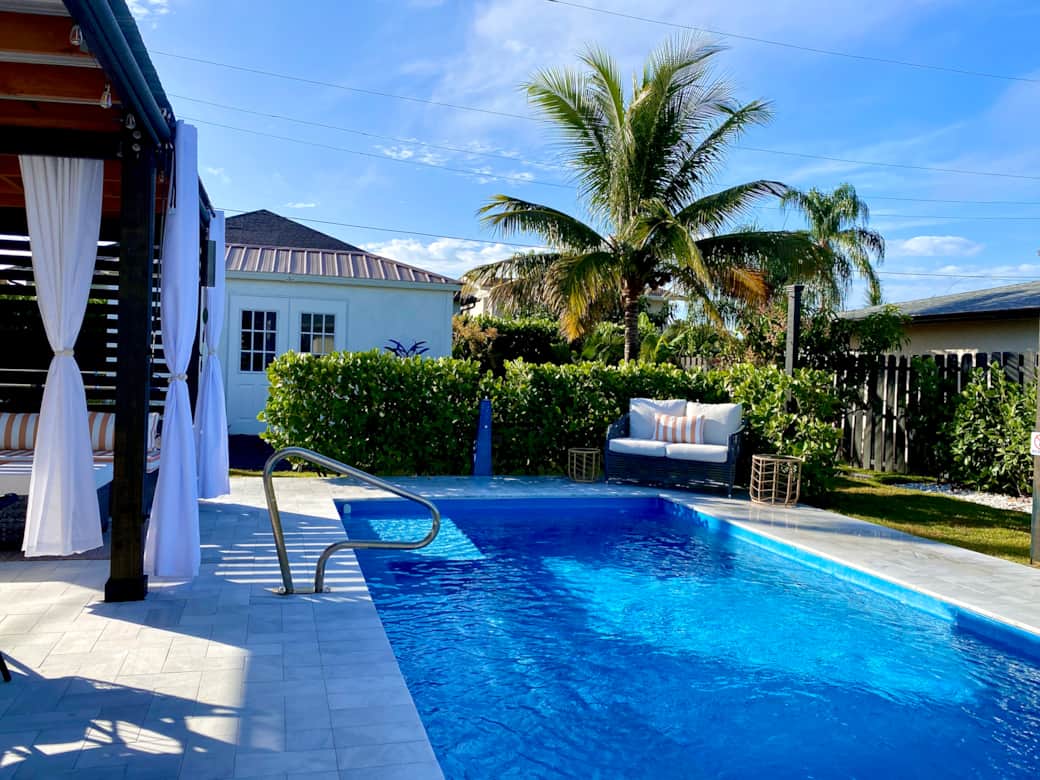 South Facing Pool South Facing Pool