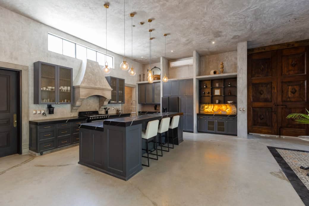Fully-equipped and spacious kitchen