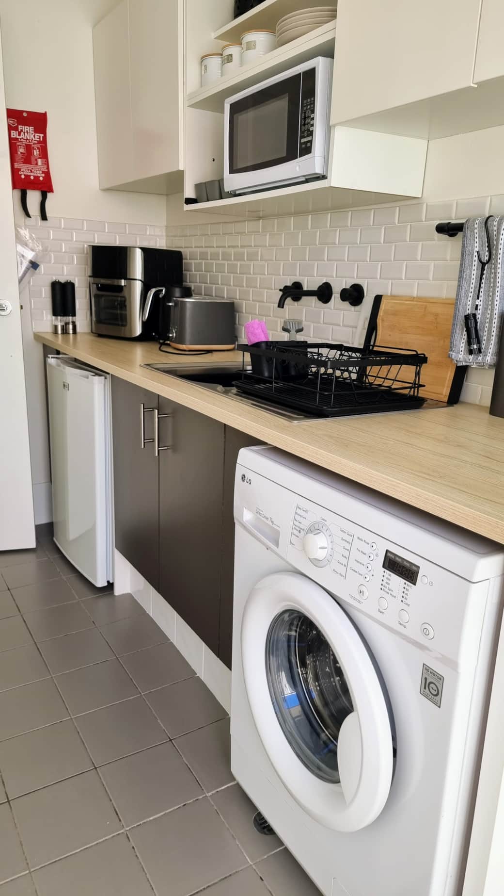Kitchen offer all you will need for the perfect stay. Washing machine, Microwave,Airfyer, Fridge