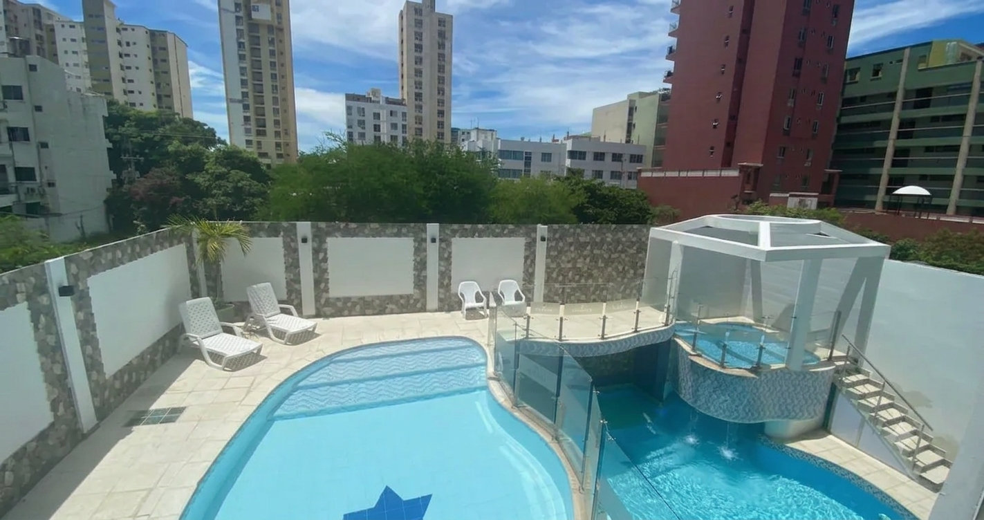 Hotel con piscina en Santa Marta, incluye vuelos desde Medellín.png