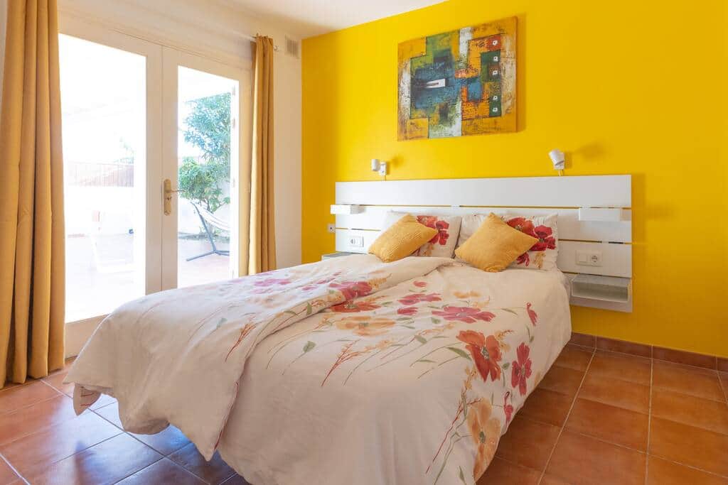 Master Bedroom with Air Condition Master Bedroom with Air Condition