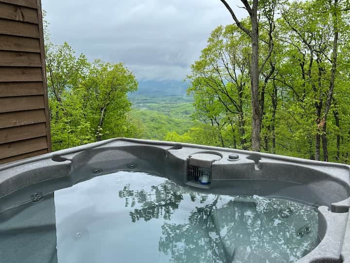 Nature's therapy: Take a dip in the 4-person hot tub, surrounded by the beauty of the mountains.