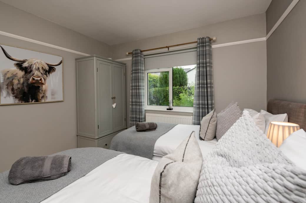 Twin Bedroom 