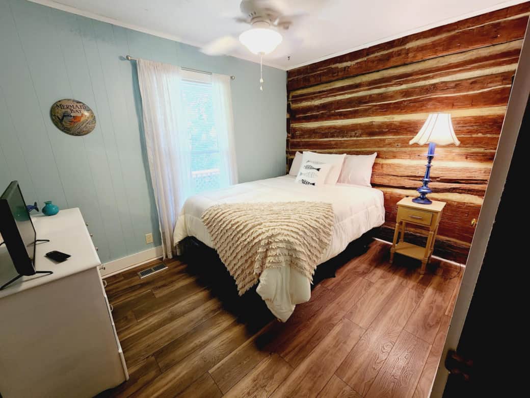 Mermaid Bay Queen Bedroom