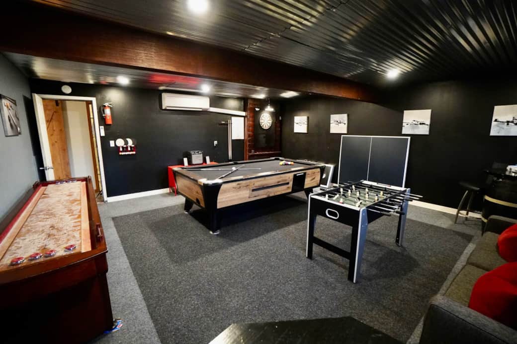 Big Blue Lake House Complete with Game Room Vacation Home in Long Pond