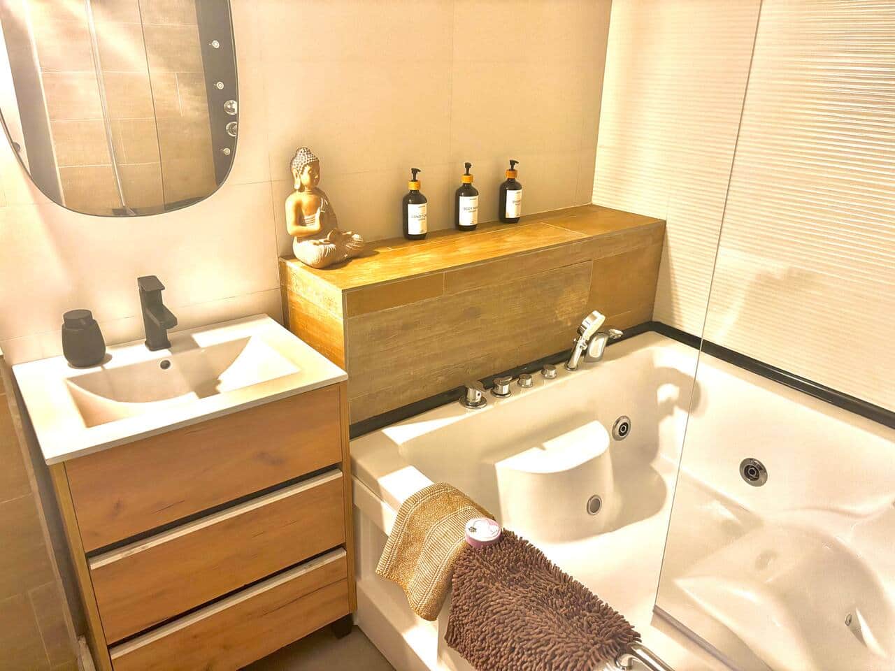 Apartamento romántico con Jacuzzi — foto 3