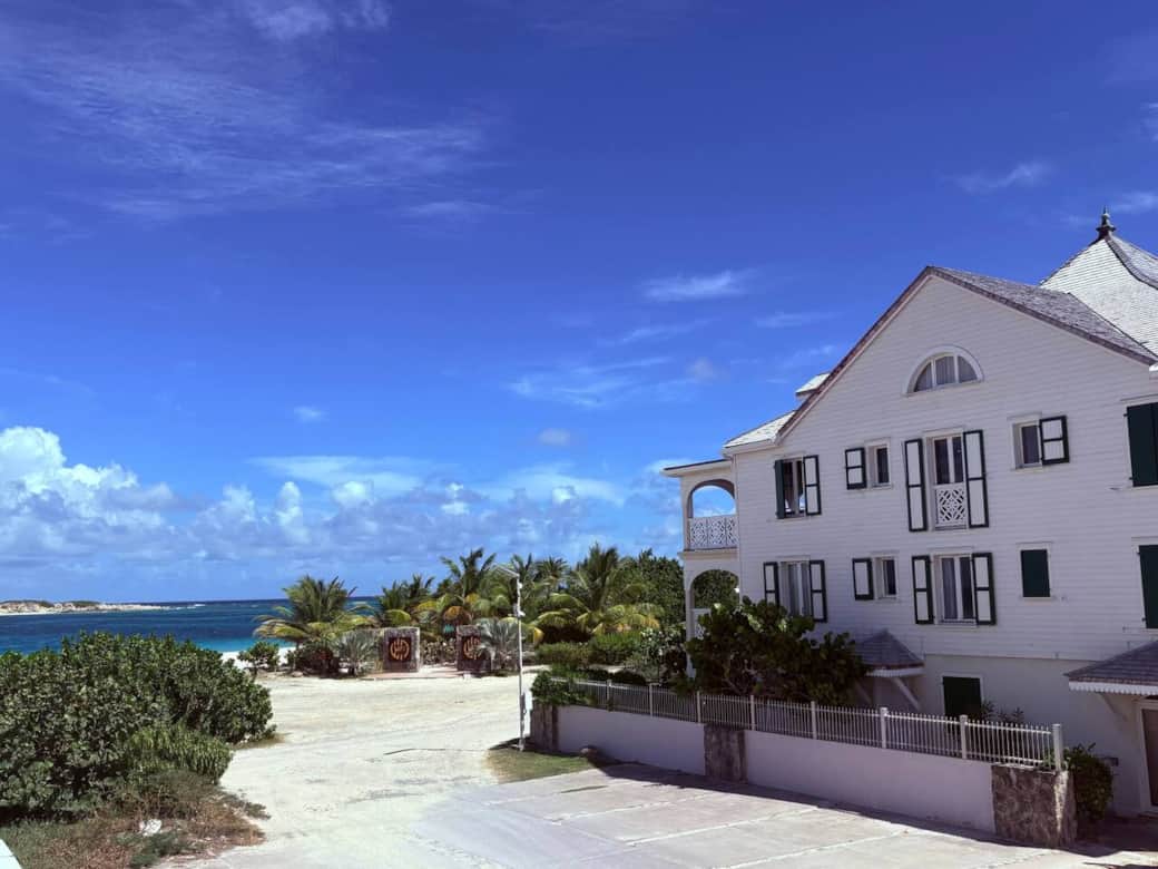 Beach near the apartment Allamanda 106