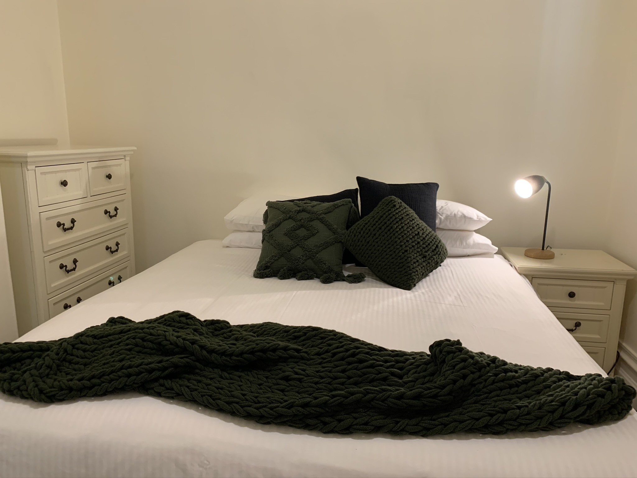 Bedroom - King split bed