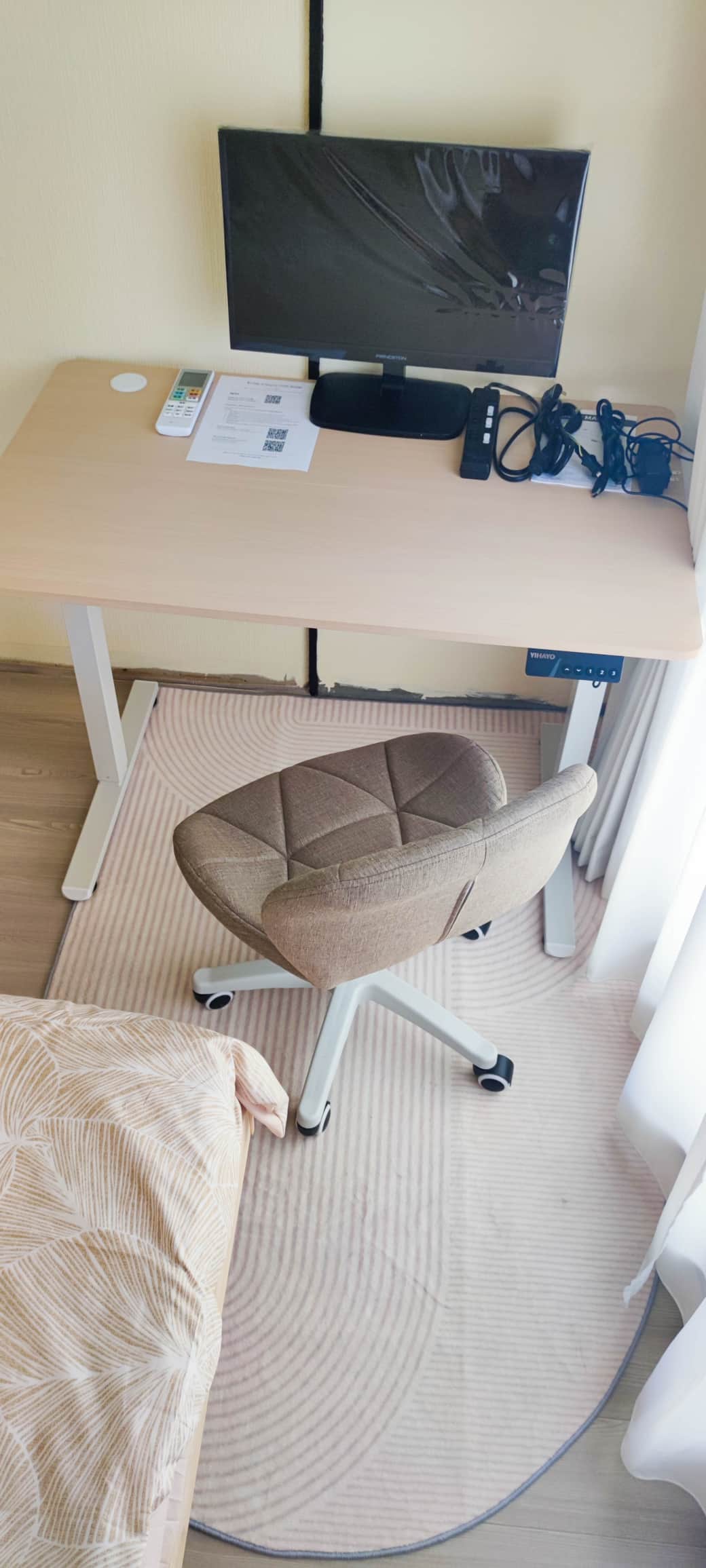 RoomA Desk Chair 1