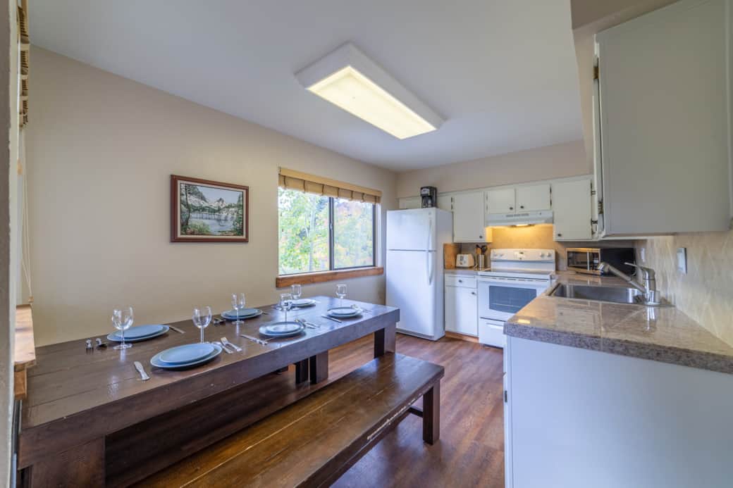 Kitchen Eating Area