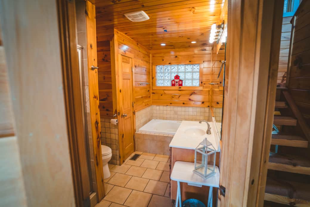 Main floor full bathroom with shower