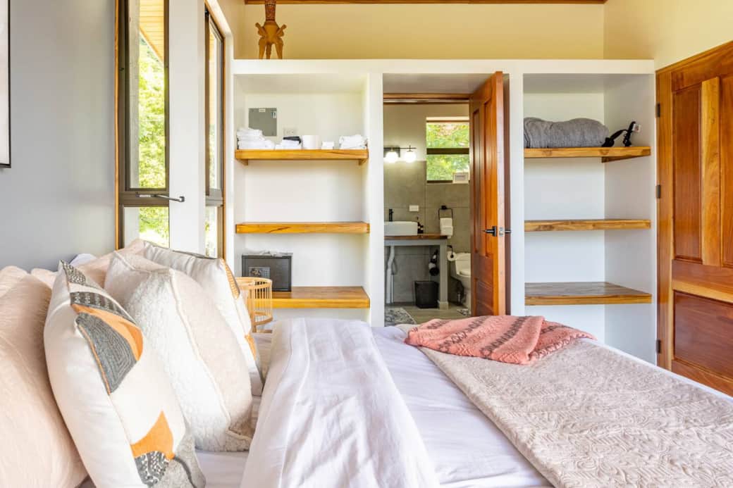 Master Bedroom, 3rd Floor Master Bedroom, 3rd Floor