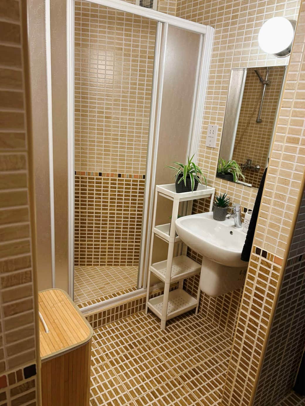 2nd Bathroom
