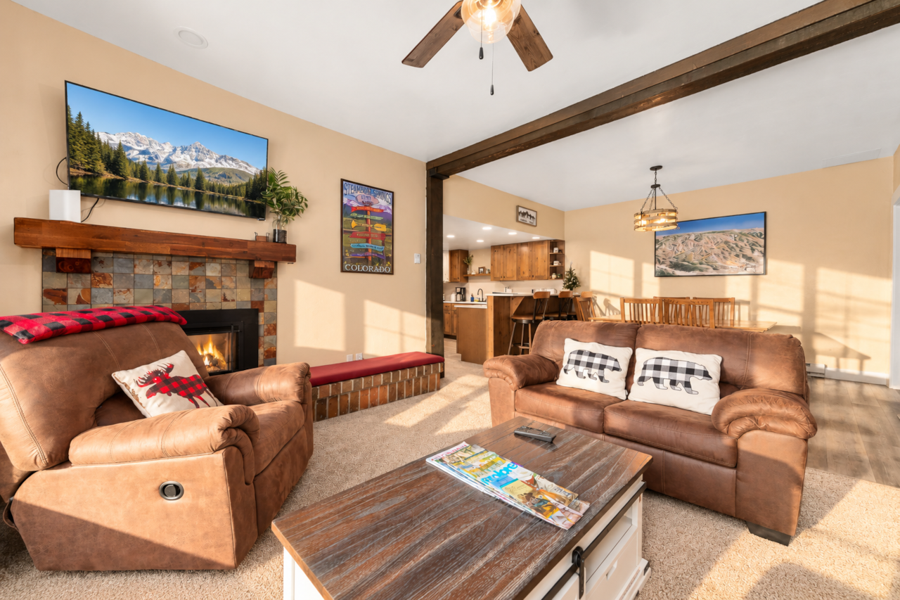 Enjoy après-ski relaxation in this cozy Steamboat condo with fireplace and mountain charm.