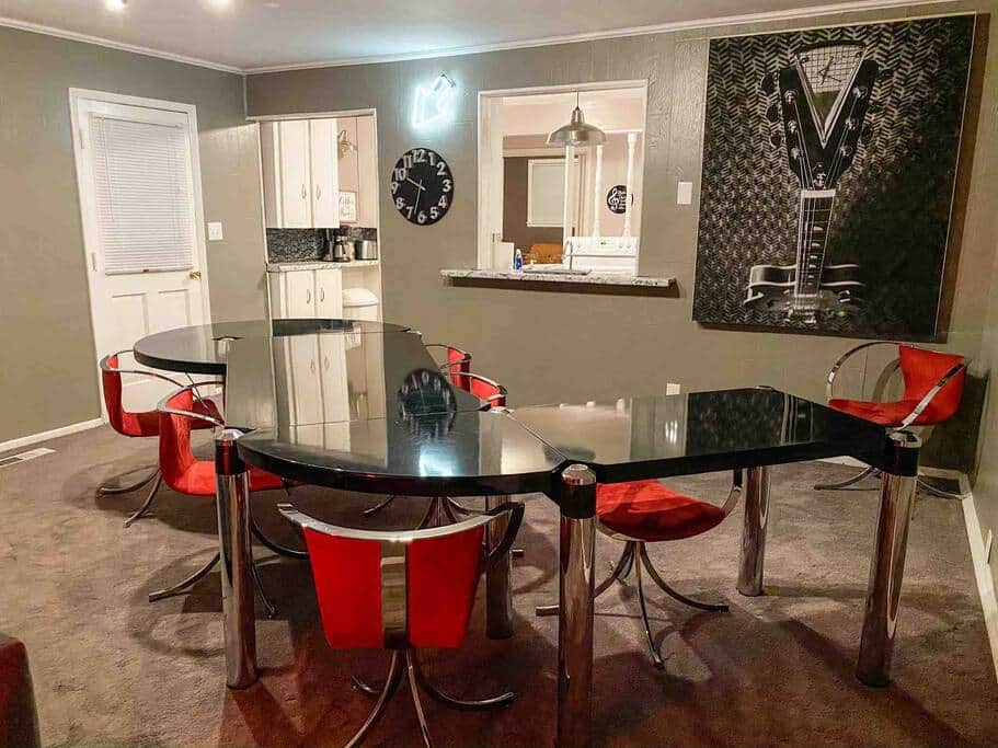 Additional living room.
