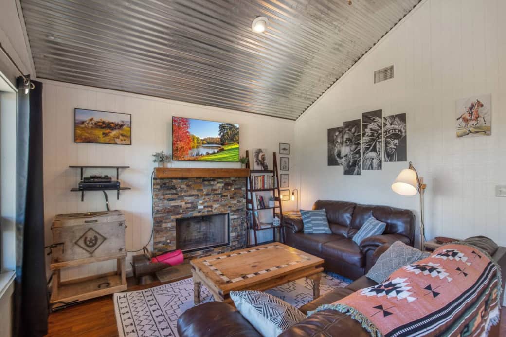 Cabin C: Living Room (w/ Smart TVs)