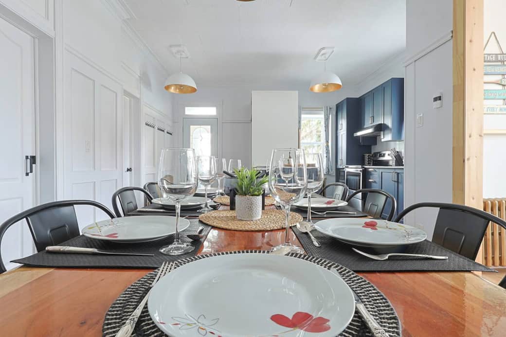 Large newly renovated dining room!