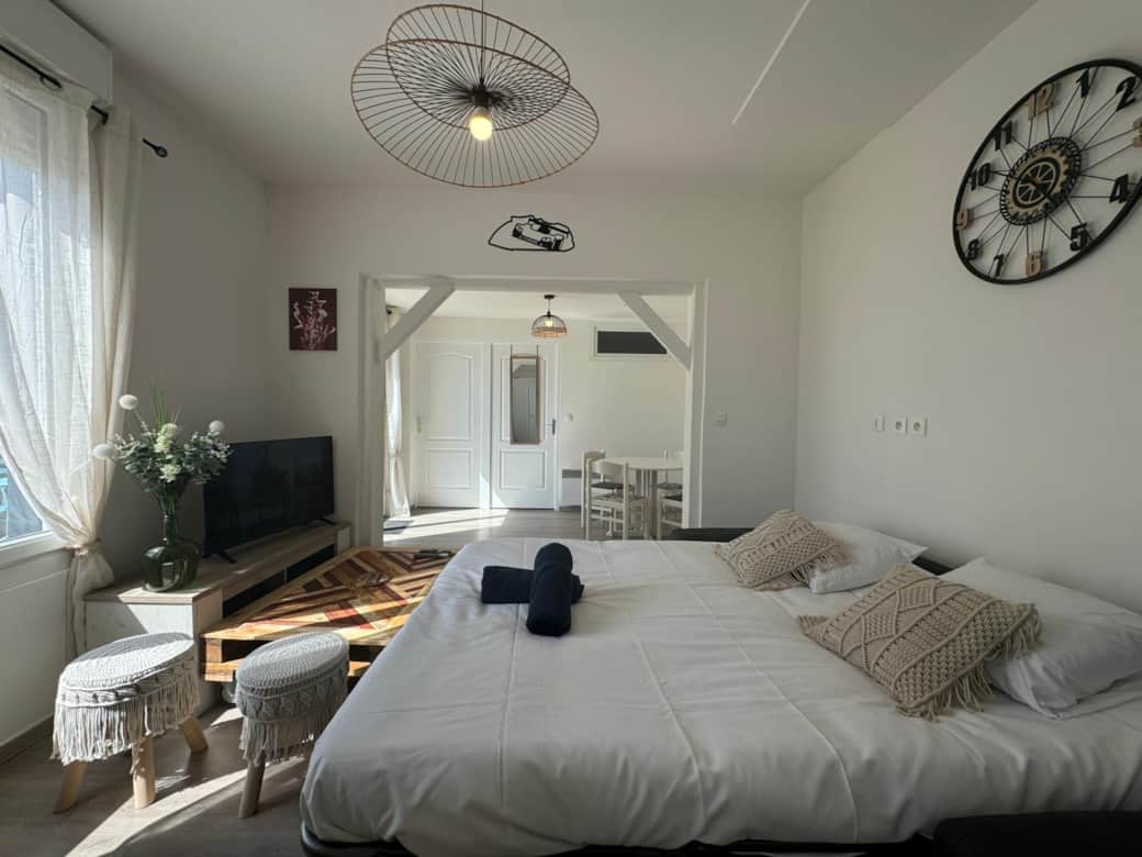 Salon séjour avec canapé convertible Salon séjour avec canapé convertible