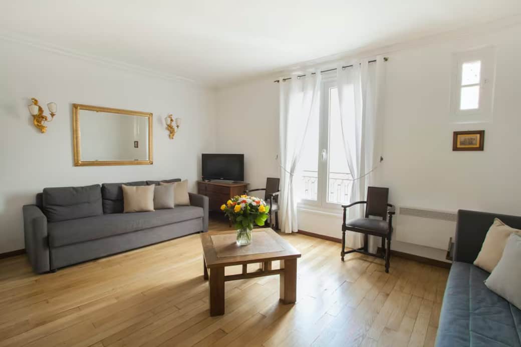 Cozy Apartment very close to Eiffel Tower - 1