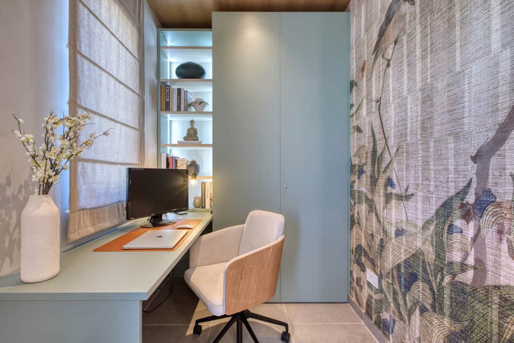 Zen-inspired workspace with high-speed internet and a 24-inch monitor. Perfect for focused work.