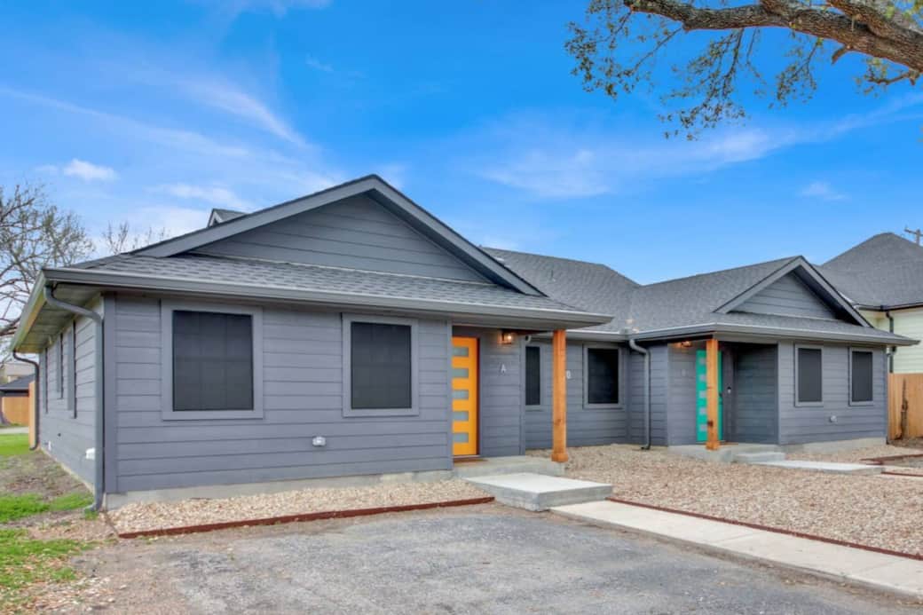 The adjacent unit, Peppercorn Blue, is available as a separate rental. The adjacent unit, Peppercorn Blue, is available as a separate rental.