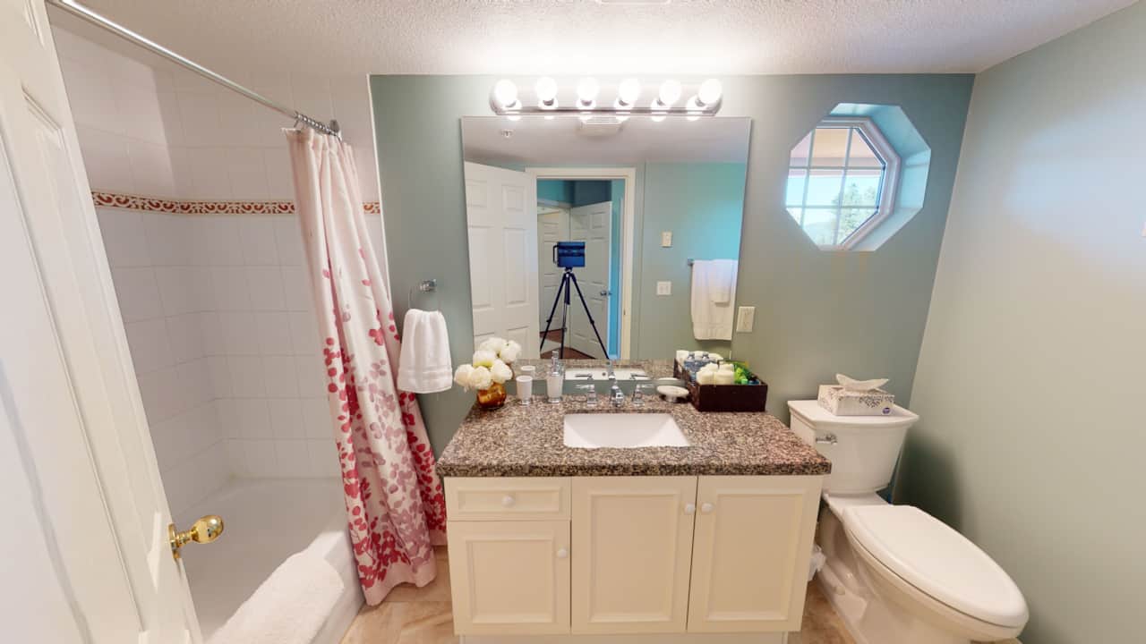 Full Bathroom