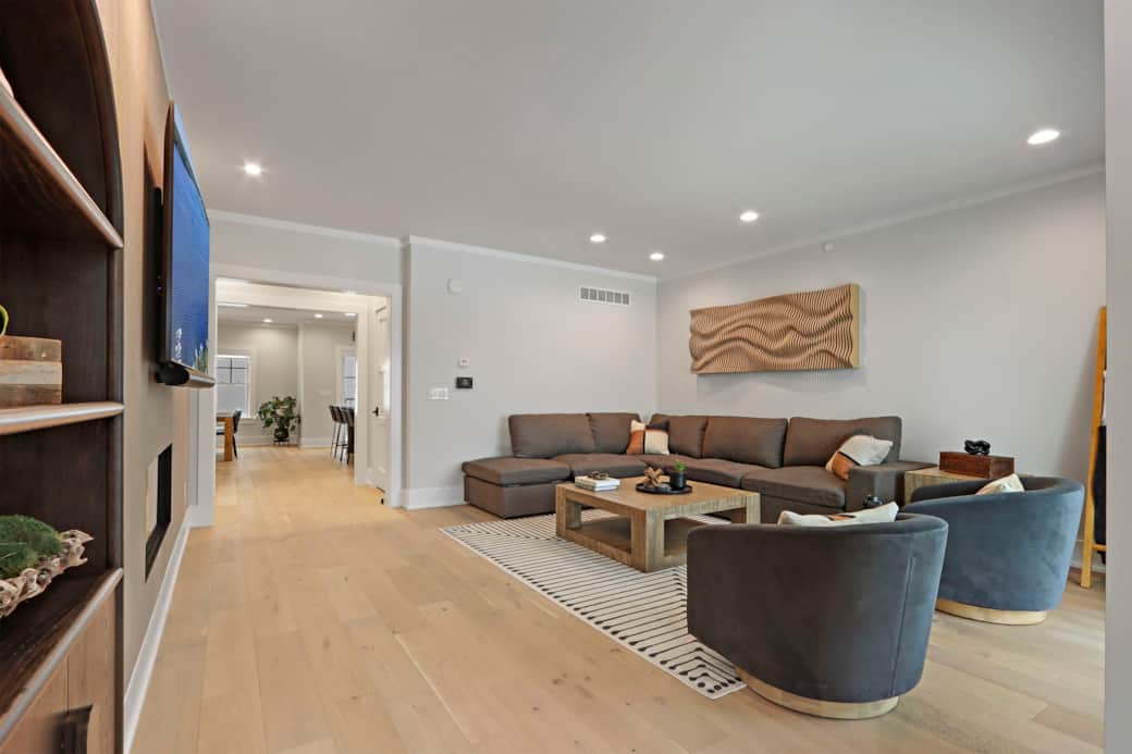 Living room (2nd floor)