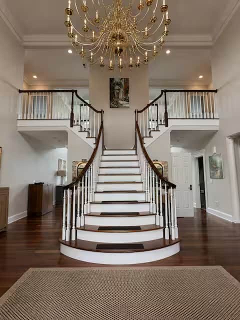 Sleeps 16 ~6 Bedrooms ~5.5 Bathrooms