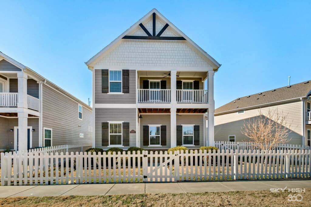 Neighbor's Nest by Native Host Neighbor's Nest by Native Host