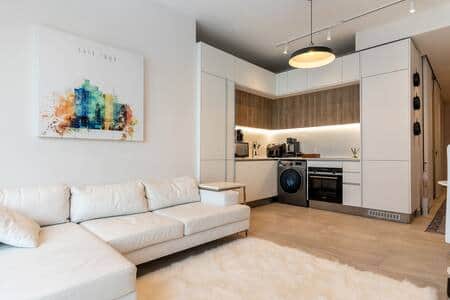 Lounge & Kitchen