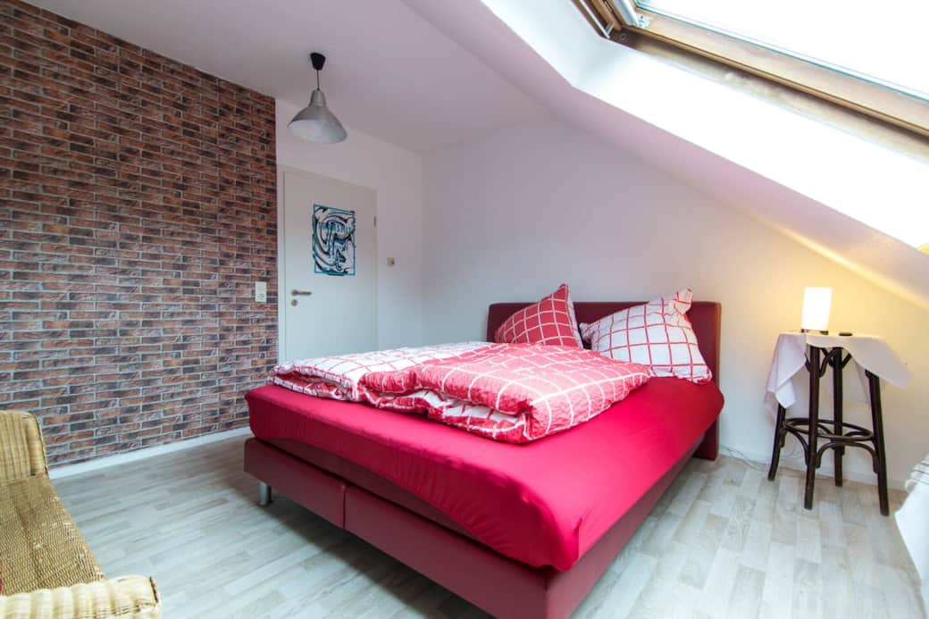 Gemütliches Schlafzimmer unter Dachschräge Gemütliches Schlafzimmer unter Dachschräge