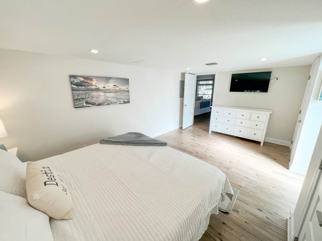 Ground/1st Floor King Bedroom