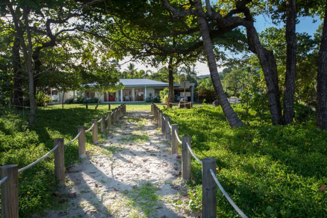 Alani - Mission Beach - Beach looking to house