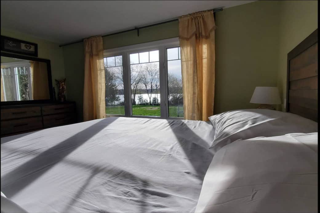 Wake up to lake views at BizLodge County Greenside Lakeview Wake up to lake views at BizLodge County Greenside Lakeview