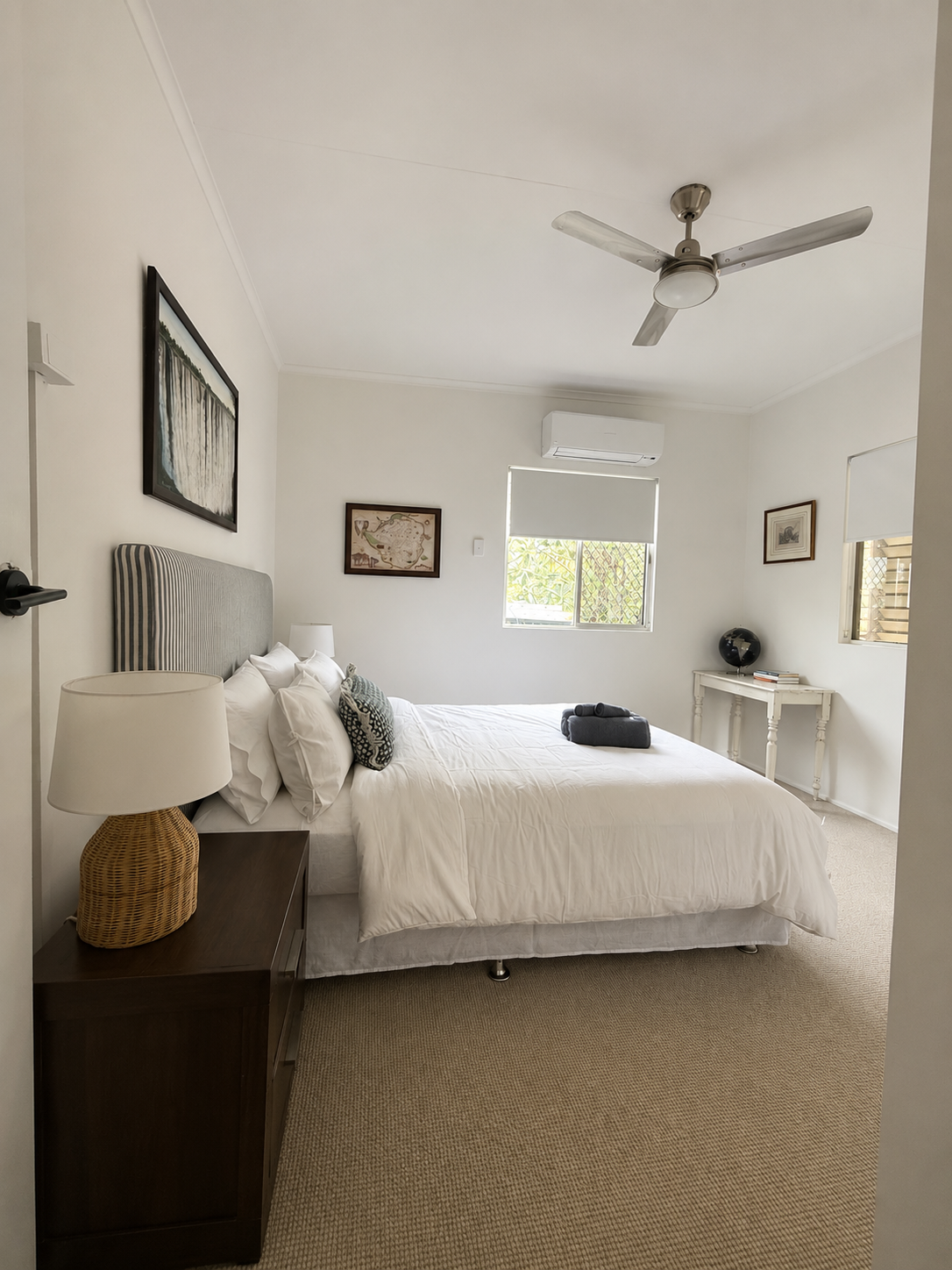 Premium professionally laundered linen, queen beds, built in wardrobes, air conditioning and ceiling fans and block out blinds.