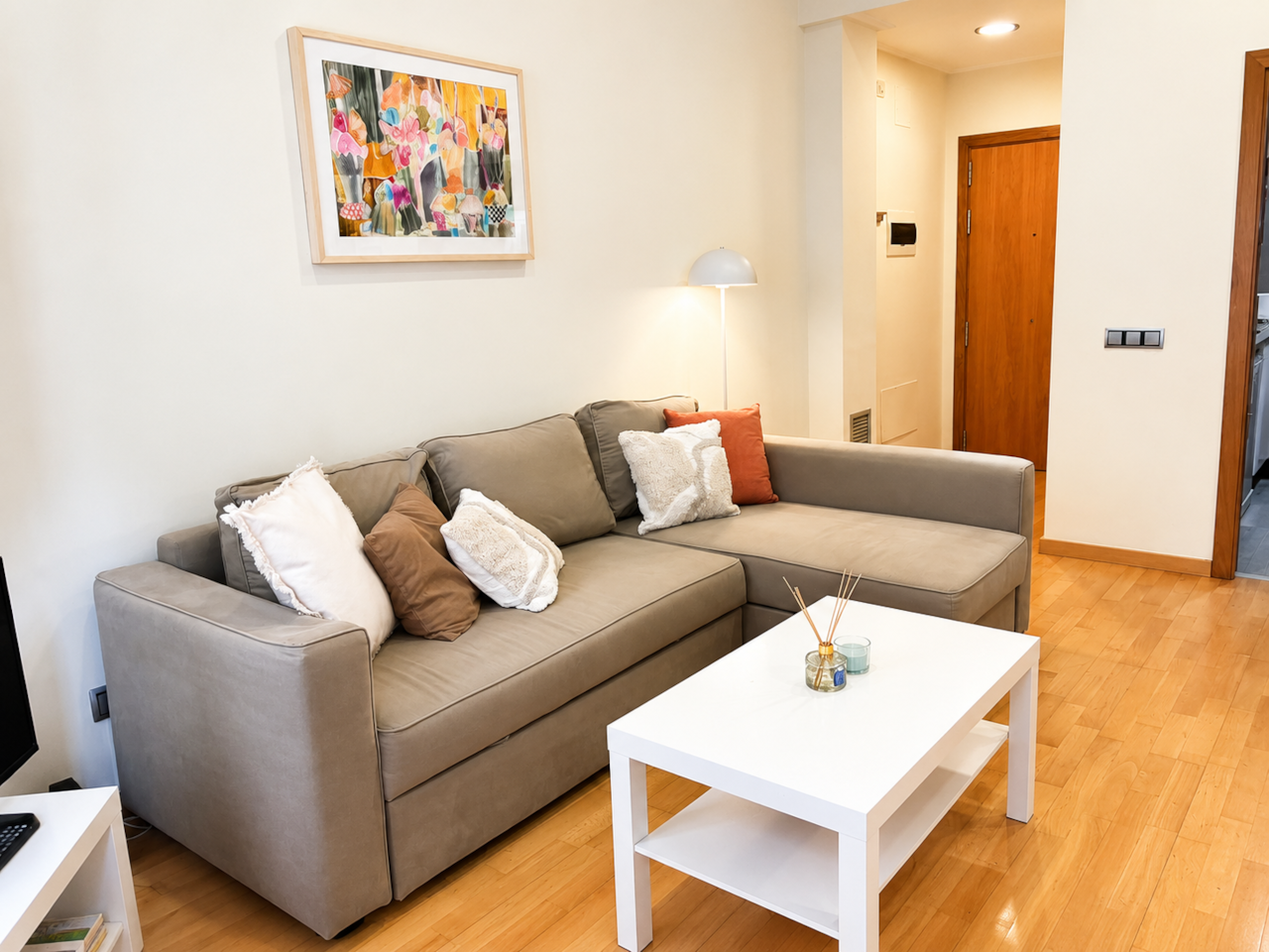 Sofa door