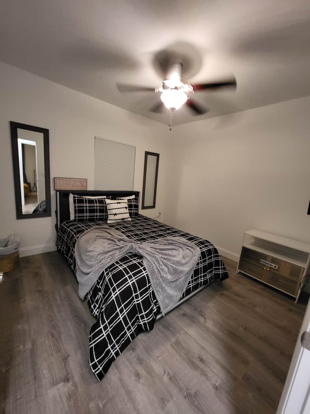 Premium linens and plush pillows for a restful night’s sleep. Lakeland, FL Premium linens and plush pillows for a restful night’s sleep. Lakeland, FL