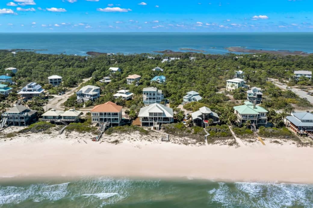 BEACHFRONT - 1 acre property with plenty of space