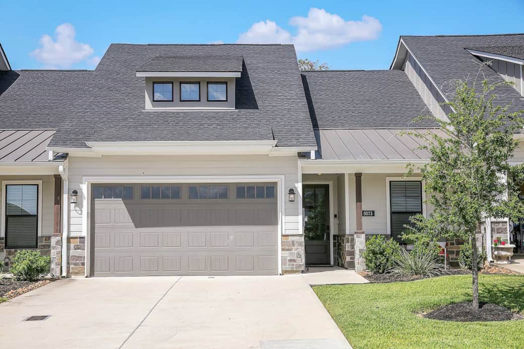 Beautiful, modern townhome includes the use of the 2-car garage for our guests!