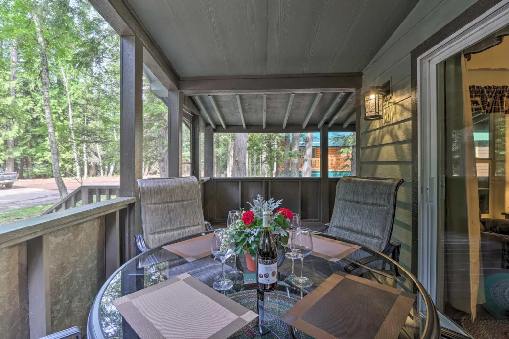 Outside Dining To Talk About Your Park Adventures