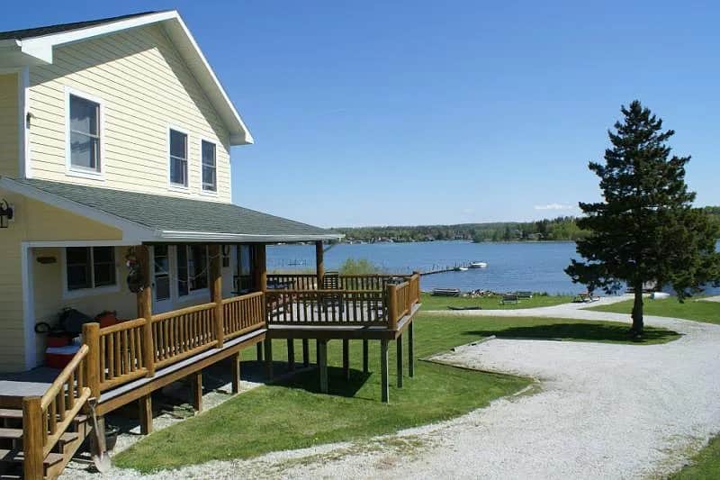 'Northside' Cottage w screened in porch Vacation Home in Cedarville