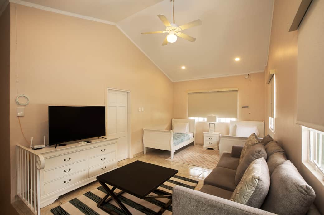 Val Verde 201 - Living Area 2