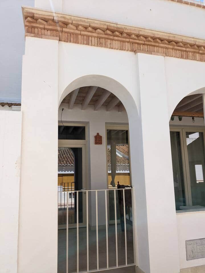 Puerta de acceso peatonal (esta es el único elemento compartido: el acceso con otros huéspedes) 