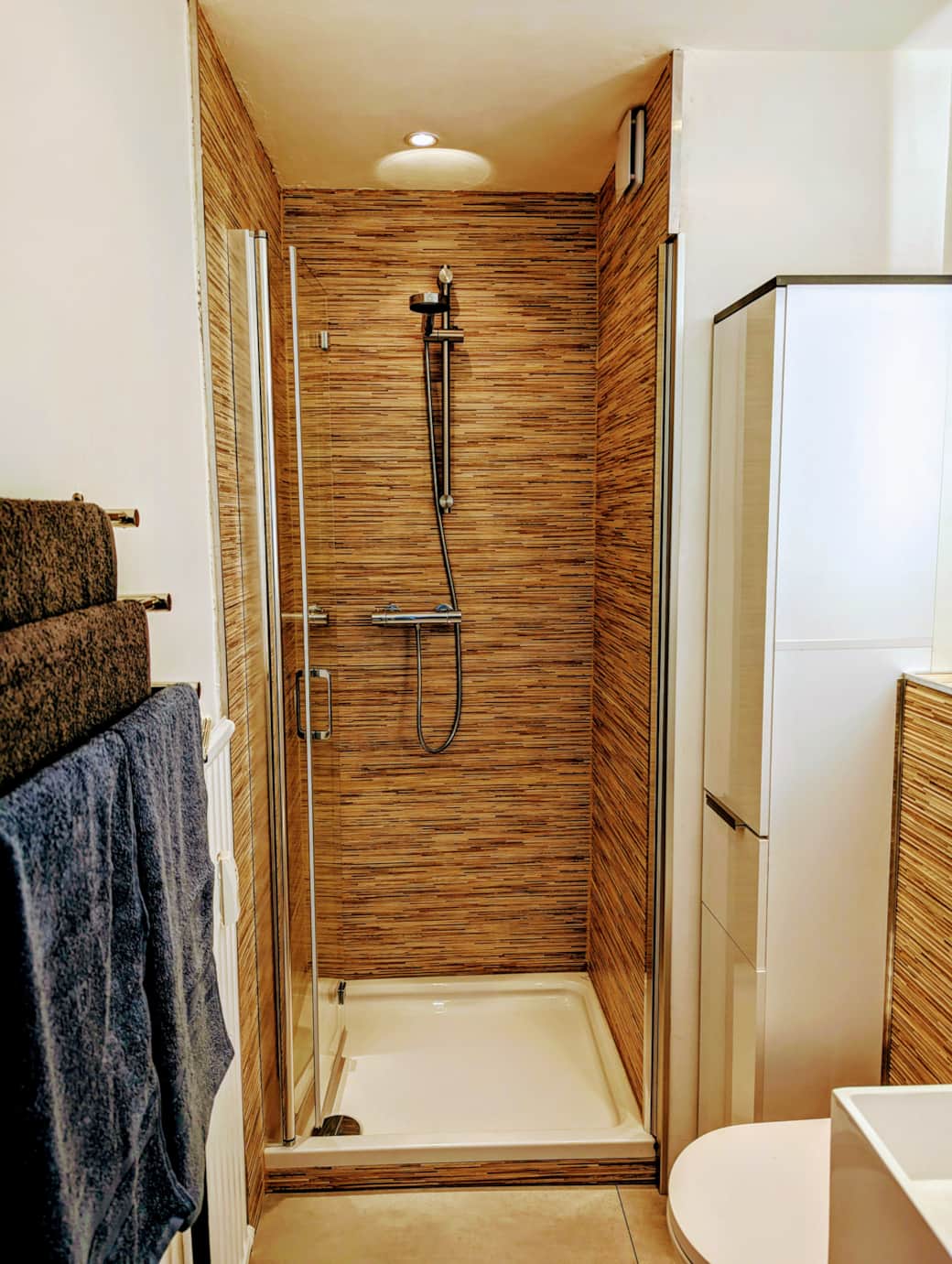 Badezimmer mit Dusche