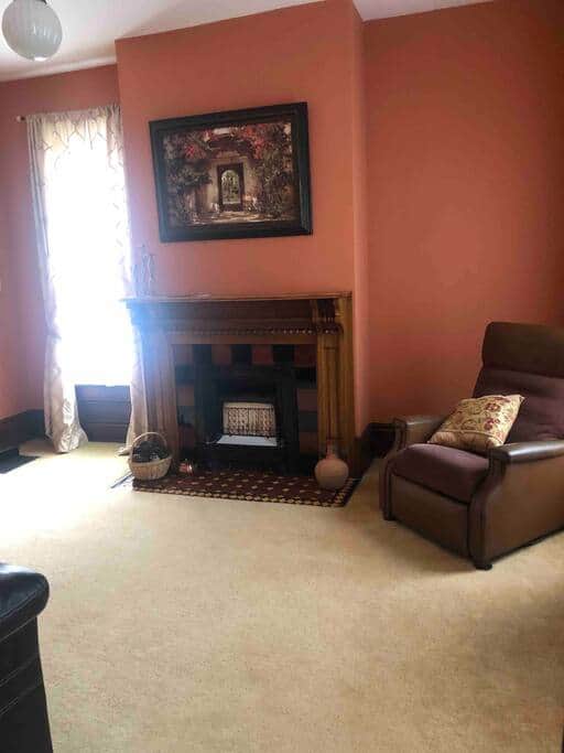 Comfortable sitting room that is great for reading