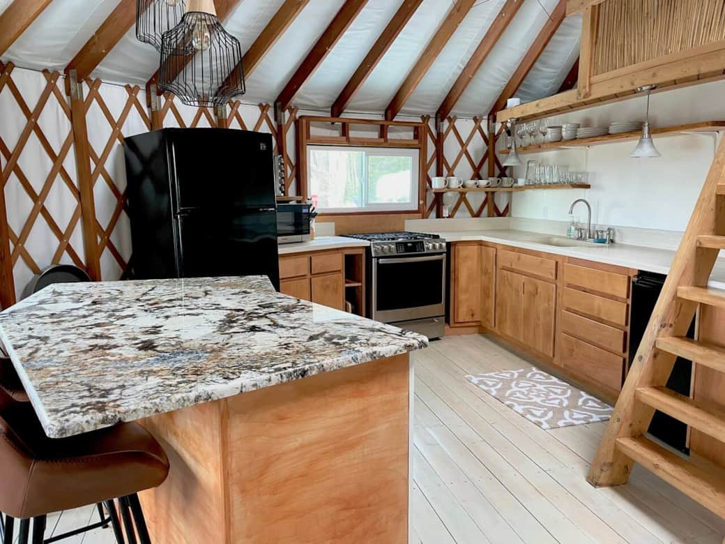 Fully equipped kitchen - gas range, microwave, fridge, microwave and all basic cooking utensils.  