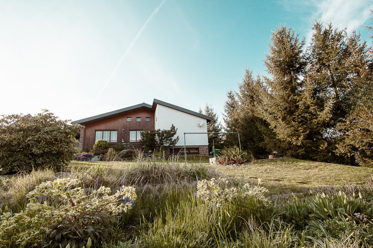 Ferienhaus Tannenblick Rochlitz mit großem Garten – perfekter Urlaub mit Freuden, Kindern oder Hund