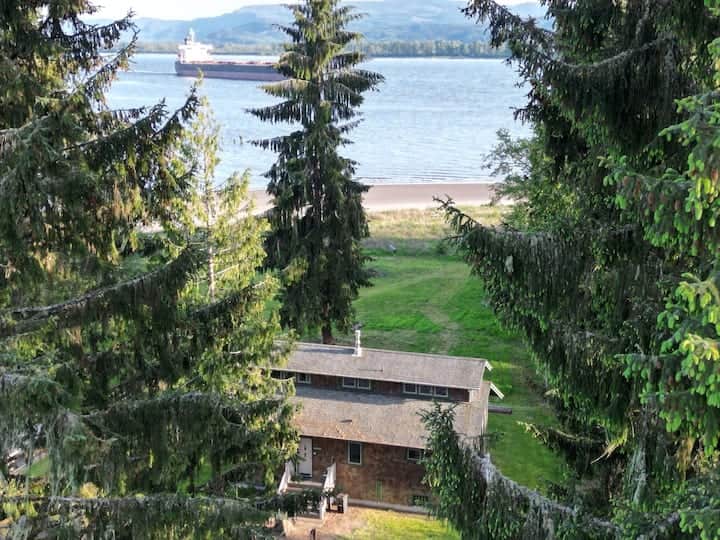 The cabin is situated nicely for watching passing ships.